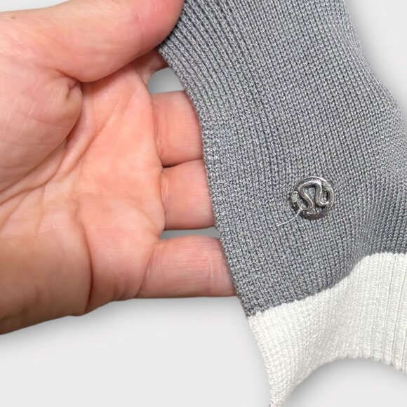 Lululemon Hatha Wrap OS Nebula Raceway Grey White Shawl Worn 1x Cozy Travel - Picture 6 of 10